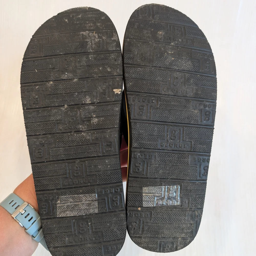GEORGE Men's Geometric Black and Yellow Flip Flops Size 9-10